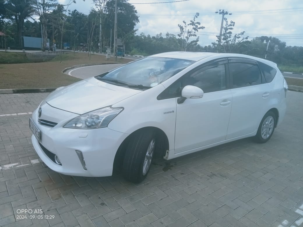 Prius alfpa — Lankenza Tours fleet vehicle in Sri Lanka